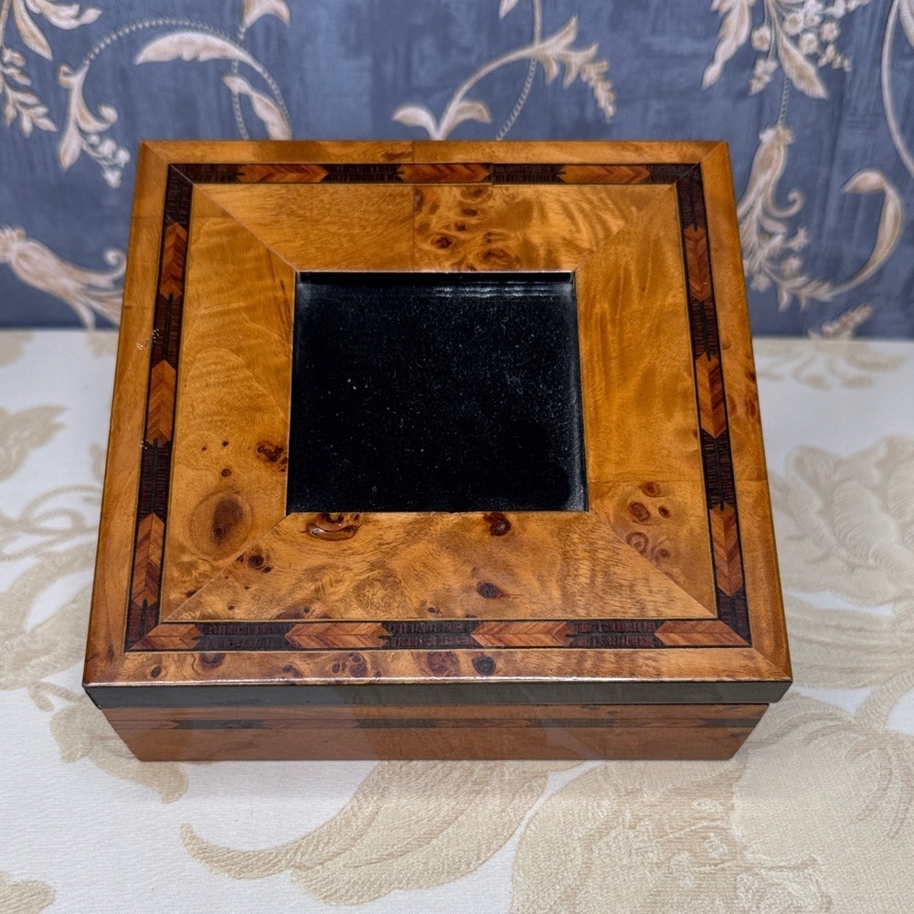 Vintage Estate Wood Inlay Jewelry Box With Picture Opening and Velvet Lining